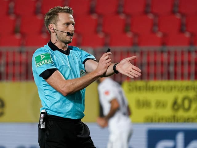 The referee when it comes to hand games. The referee when it comes to hand games.