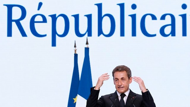 Nicolas Sarkozy bei seiner Rede. Hinter ihm das neue Logo der Partei «Les Républicains». Nicolas Sarkozy bei seiner Rede. Hinter ihm das neue Logo der Partei «Les Républicains».