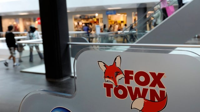 Vista interna dal center da cumpra Foxtown a Mendrisio. Vista interna dal center da cumpra Foxtown a Mendrisio.