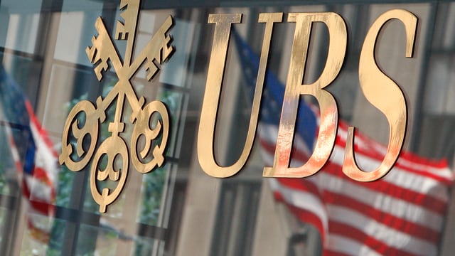 Im UBS-Emblem spiegeln sich US-Flaggen