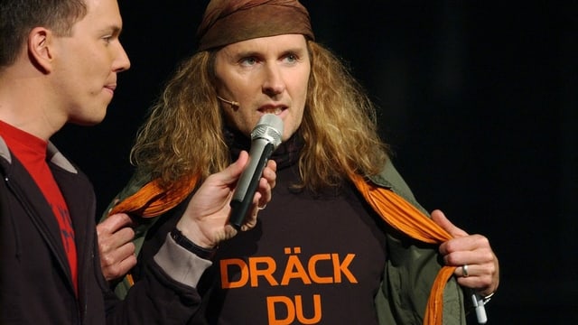Mann mit T-Shirt Mann mit T-Shirt