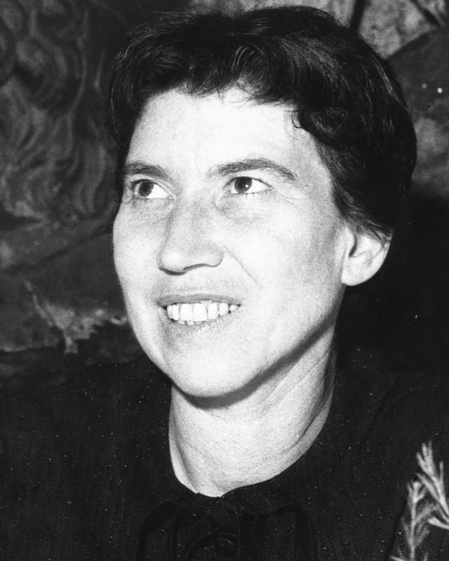 Ein Porträt von Natalia Ginzburg. Ein Porträt von Natalia Ginzburg.