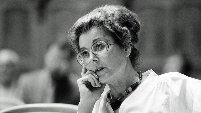 Lilian Uchtenhagen, auf dem Bild 1987 im Nationalrat. Lilian Uchtenhagen, auf dem Bild 1987 im Nationalrat.