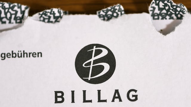Billag-Couvert, aufgerissen Billag-Couvert, aufgerissen