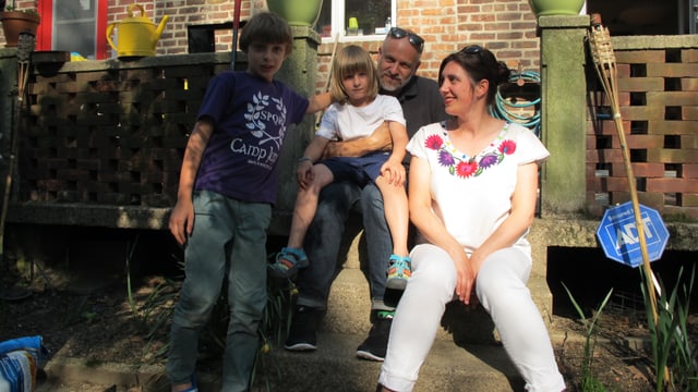 Daniela und ihre Familie. Daniela und ihre Familie.