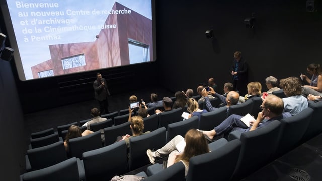 Frédéric Maire, Director der Cinématèque Suisse, stellt das neue Gebäude vor. Frédéric Maire, Director der Cinématèque Suisse, stellt das neue Gebäude vor.