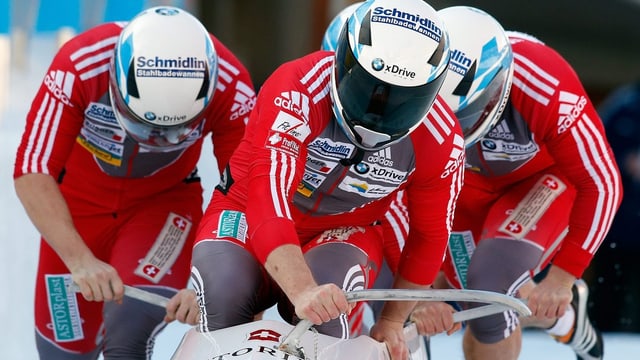 Beat Hefti und seine Crew verpasste beim Viererbob-Weltcup die Top Ten. Beat Hefti und seine Crew verpasste beim Viererbob-Weltcup die Top Ten.