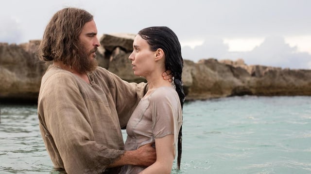 Joaquin Phoenix und Rooney Mara im Film Maria Magdalena. Joaquin Phoenix und Rooney Mara im Film Maria Magdalena.