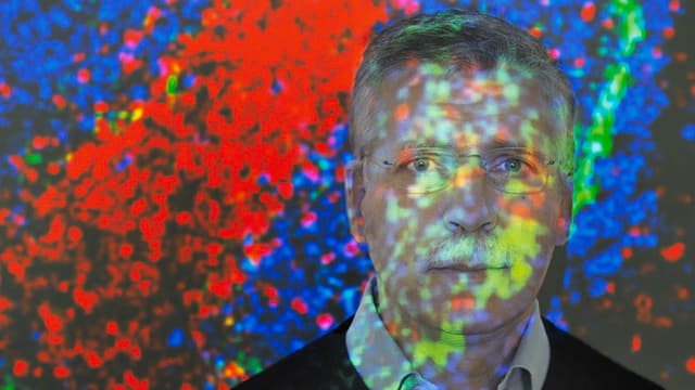 Video «Krieg im Körper - (13) Antonio Lanzavecchia, Immunologe (alt)» abspielen Video «Krieg im Körper - (13) Antonio Lanzavecchia, Immunologe (alt)» abspielen