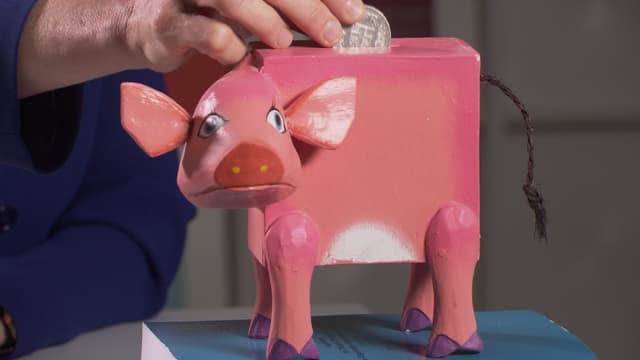 Trauriges Sparschwein. Trauriges Sparschwein.