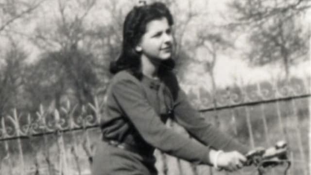 Madeleine Riffaud in jungen Jahren. Madeleine Riffaud in jungen Jahren.