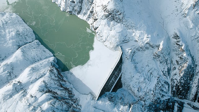 Die Grand-Dixence Staumauer, die im Kanton Wallis den Lac des Dix aufstaut. Die Grand-Dixence Staumauer, die im Kanton Wallis den Lac des Dix aufstaut.