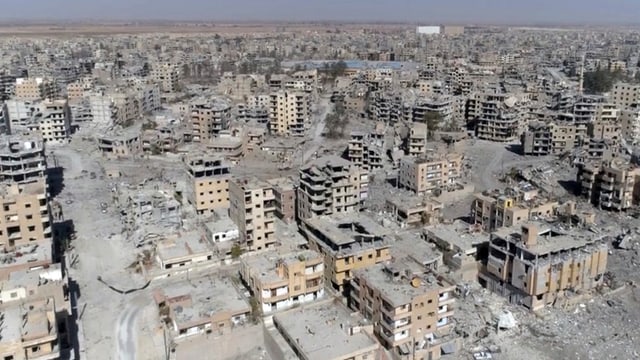 Zerstörte Stadt im Osten: Raqqa. Zerstörte Stadt im Osten: Raqqa.