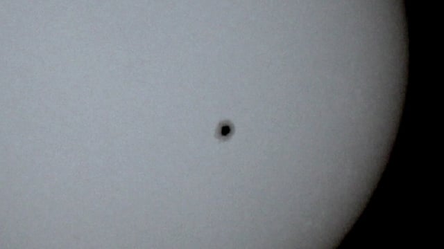 Der aktuelle Sonnenflecken wurde am Sonntag auf der Sternwarte Eschenberg bei Winterthur aufgenommen. Der aktuelle Sonnenflecken wurde am Sonntag auf der Sternwarte Eschenberg bei Winterthur aufgenommen.