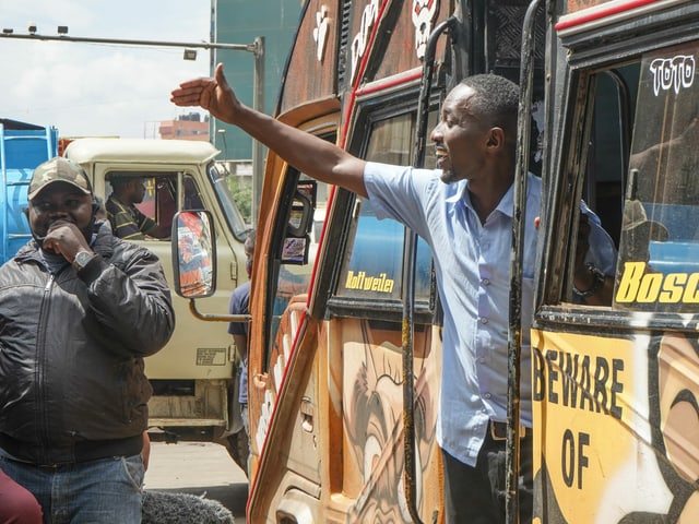 Matatu-Busfahrer James Kimani in Nairobi. Matatu-Busfahrer James Kimani in Nairobi.