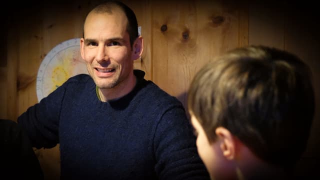 Der dreifache Vater Andri Capaul mit Sohn Der dreifache Vater Andri Capaul mit Sohn