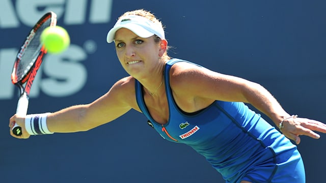 Timea Bacsinszky schlägt eine Vorhand Timea Bacsinszky schlägt eine Vorhand