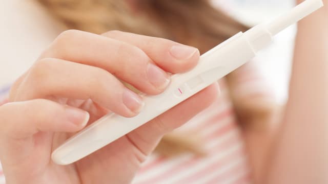 Video ««Puls vor Ort» zum Thema Kinderwunsch» abspielen Video ««Puls vor Ort» zum Thema Kinderwunsch» abspielen