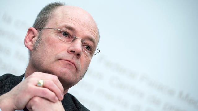 Mann mit Halbglatze und Brille. Mann mit Halbglatze und Brille.