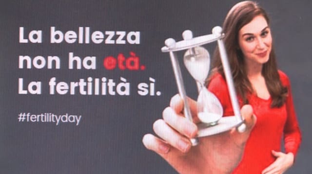 «Die Schönheit hat kein Alter, die Fruchtbarkeit schon!» Noch ein Slogan der heiklen Kampagne. «Die Schönheit hat kein Alter, die Fruchtbarkeit schon!» Noch ein Slogan der heiklen Kampagne.