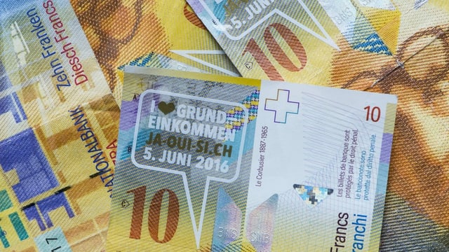 Mehrere Zehn Franken Noten, die 2016 als Wahlkampf-Flyer benutzt wurden