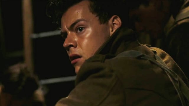 Harry Styles in der Rolle des Soldaten Alex. Harry Styles in der Rolle des Soldaten Alex.