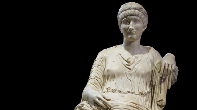 Eine Statue der Helena. Eine Statue der Helena.