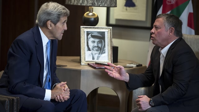 US-Aussenminister John Kerry im Gespräch mit König Abdullah II. in Amman. US-Aussenminister John Kerry im Gespräch mit König Abdullah II. in Amman.