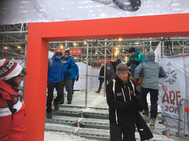 Daniel Haldimann verlässt das Stadion. Daniel Haldimann verlässt das Stadion.