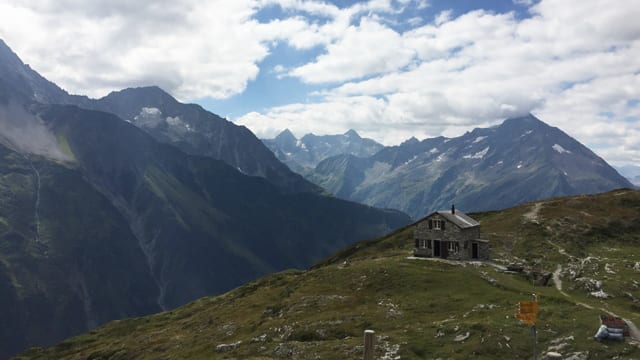 Aussicht vom Höhenweg über dem Maderanertal Aussicht vom Höhenweg über dem Maderanertal