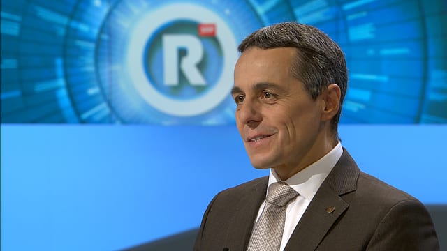 Ignazio Cassis spricht im Rundschau-Studio. Ignazio Cassis spricht im Rundschau-Studio.
