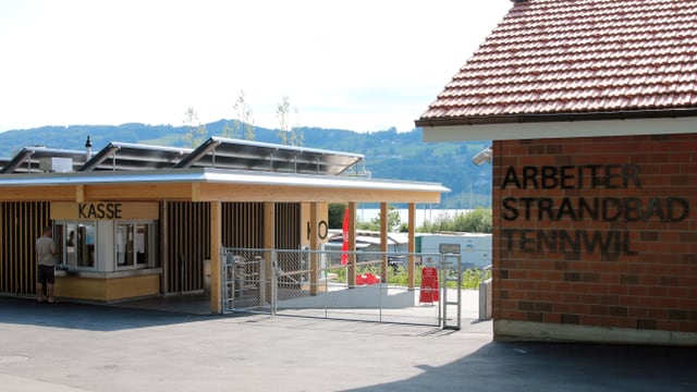Haus mit Anschrift Arbeiterstrandbad Haus mit Anschrift Arbeiterstrandbad