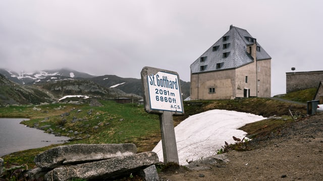 Der Gotthardpass auf 2100 Metern Höhe Der Gotthardpass auf 2100 Metern Höhe