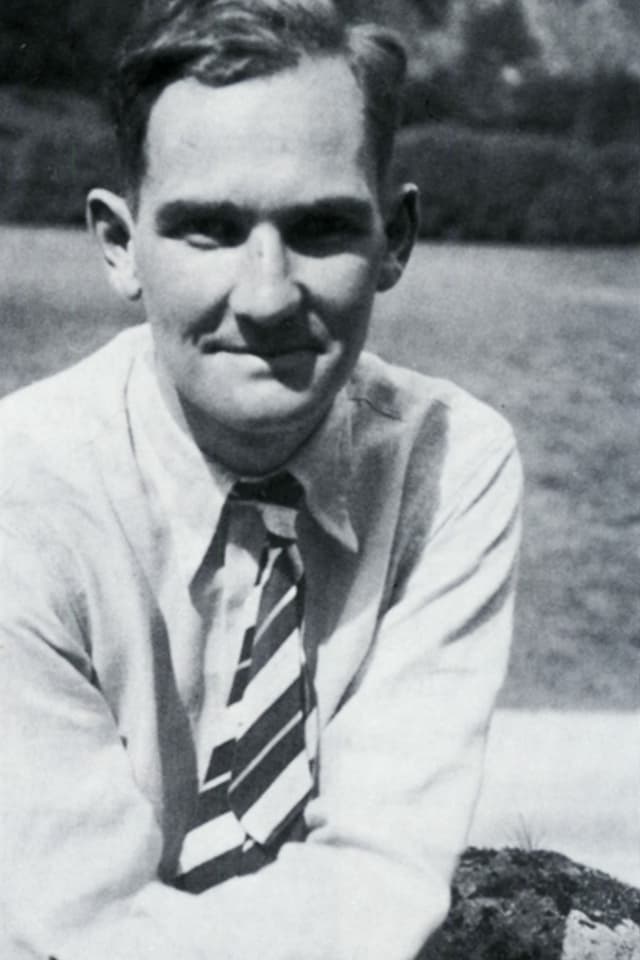 Der junge Werner Oswald, Gründer der Hovag, der Vorgängerfirma der Ems-Chemie. Der junge Werner Oswald, Gründer der Hovag, der Vorgängerfirma der Ems-Chemie.