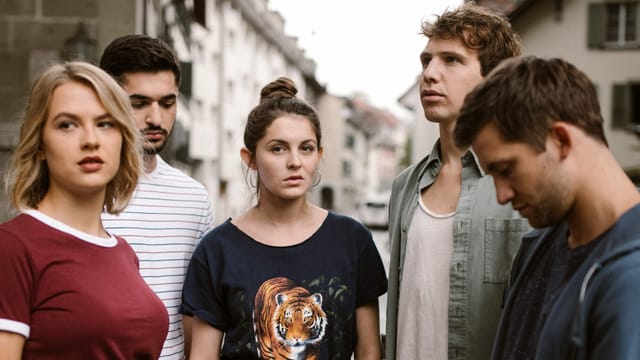 Die vierte Staffel «Nr. 47» zeigt, wie Sophie (Mitte) und ihre besten Freunde mit der Diagnose Hautkrebs klarkommen. Die vierte Staffel «Nr. 47» zeigt, wie Sophie (Mitte) und ihre besten Freunde mit der Diagnose Hautkrebs klarkommen.
