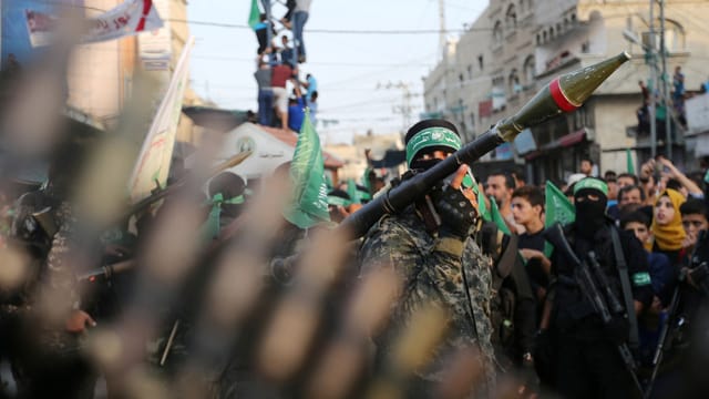 Schwer bewaffnete Hamas-Kämpfer bei Protesten im Gaza-Streifen Schwer bewaffnete Hamas-Kämpfer bei Protesten im Gaza-Streifen