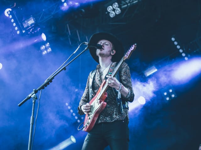 Der Headliner vom Donnerstag, Two Door Cinema Club, sorgte, wie man es von ihnen kennt, für Tanz und Gänsehaut.