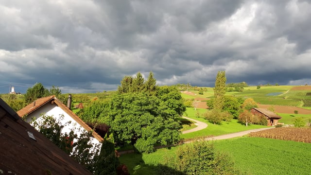 Aufziehende Kaltfront bei Oberhallau/SH. Aufziehende Kaltfront bei Oberhallau/SH.