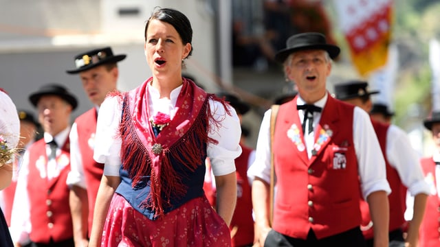Jodelerin und Jodler am Eidgenössischen Jodelfest. Jodelerin und Jodler am Eidgenössischen Jodelfest.