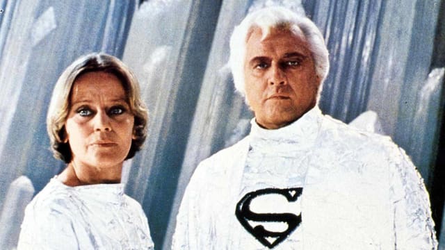 Auf dem Bild sind Marlon Brando als Jor-El und die Schweizerin Maria Schell als Vond-Ah zu sehen. Auf dem Bild sind Marlon Brando als Jor-El und die Schweizerin Maria Schell als Vond-Ah zu sehen.