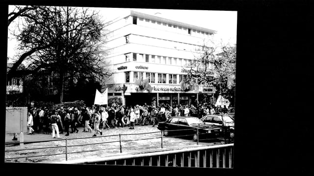 Foto der antirassistischen Kundgebung in Langenthal aus dem Album von Hannes Käser Foto der antirassistischen Kundgebung in Langenthal aus dem Album von Hannes Käser