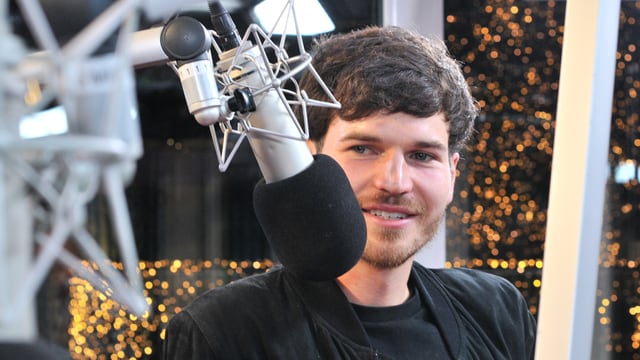 James Gruntz sang seinen Hit extra langsam heute, «schliesslich ist es noch sehr früh am morgen». James Gruntz sang seinen Hit extra langsam heute, «schliesslich ist es noch sehr früh am morgen».