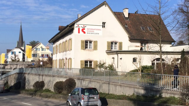 Schule von aussen Schule von aussen