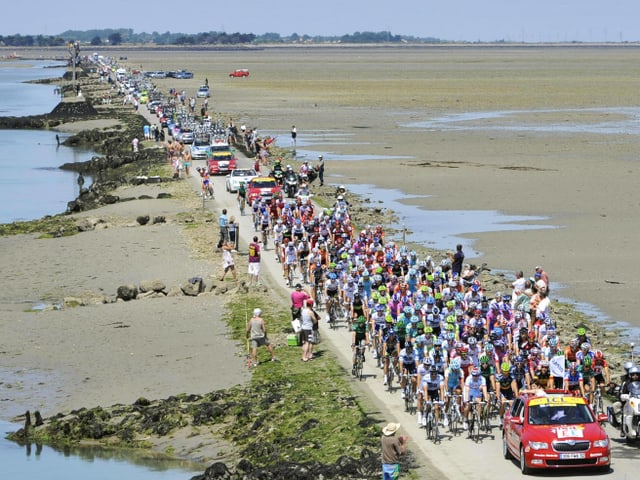 Über die Passage des Gois wird das französische Festland erreicht. Über die Passage des Gois wird das französische Festland erreicht.