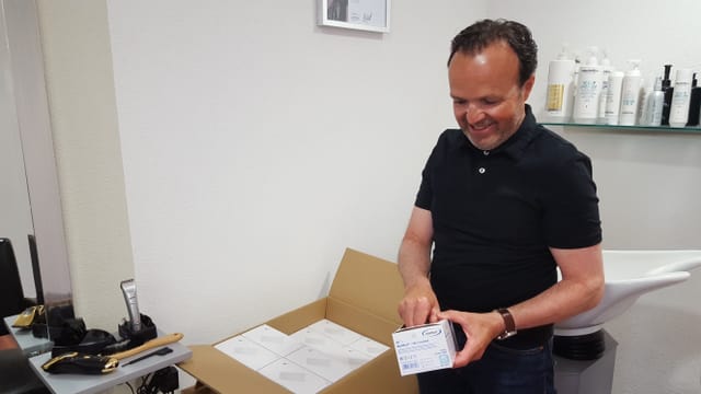 Las mascras da protecziun che Otto Curschellas ha empustà per sbagl. Las mascras da protecziun che Otto Curschellas ha empustà per sbagl.