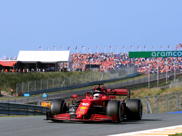 Charles Leclerc im Ferrari auf der Strecke von Zandvoort. Charles Leclerc im Ferrari auf der Strecke von Zandvoort.