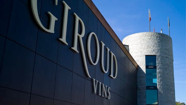 Die Fassade von «Giroud Vins» in Sion. Die Fassade von «Giroud Vins» in Sion.