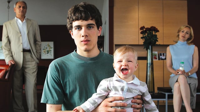 Video «Jeune Homme - Aupair ist Männersache» abspielen Video «Jeune Homme - Aupair ist Männersache» abspielen