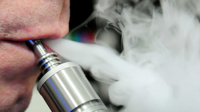 E Zigaretten Verbot Erst Ab 18 Soll Man In Bern E Zigaretten