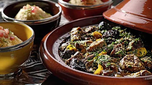 Schmorgericht Tajine, Fleisch und Gemüse. Schmorgericht Tajine, Fleisch und Gemüse.